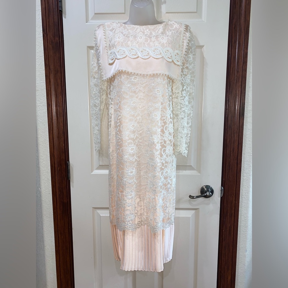 Vintage Scott McClintock Lace & Satin Pleated Dress Size 4 Ivory Long Sleeves El